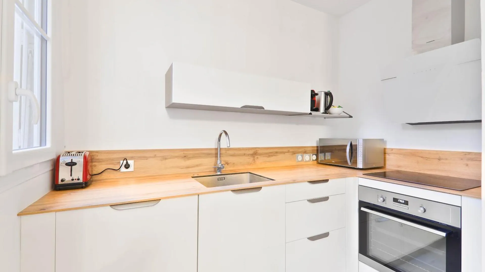 Arc De Triomphe Free Netflix Apartment Paris